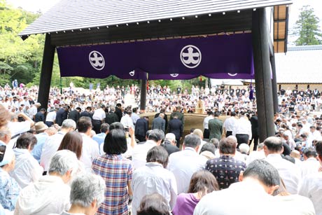 千人を超す来場者でぎっしり