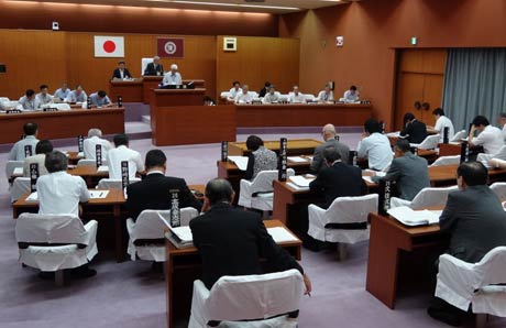 2日開会した三条市議会の9月定例会
