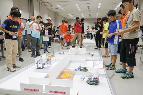 90人、16チームが出場した第5回ロボコンジャパンカップ決勝大会