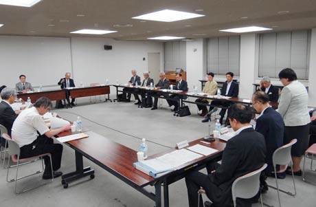  16日開かれた第2回県央基幹病院整備基本計画策定委員会