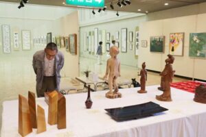 21日まで「加茂の“今”展」、会員作品や公募作品104点を一堂に展示