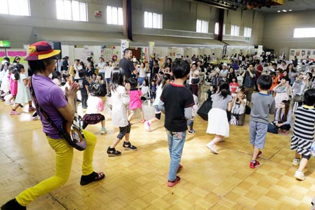  ステージイベントのカレーラーメン体操