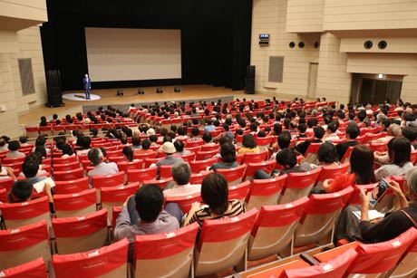 約400人が来場した会場