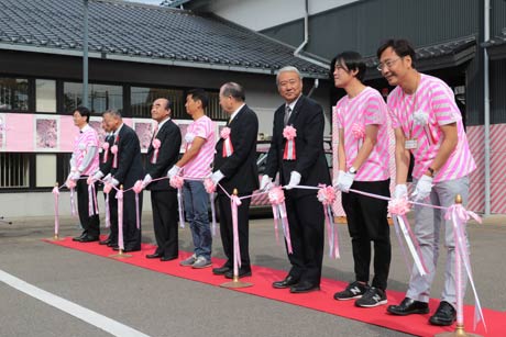 「燕三条 工場の祭典」オープニングセレモニーのテープカット