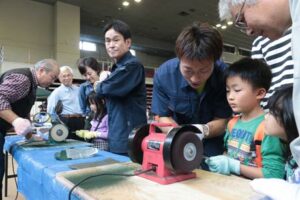 燕三条青年会議所「つばさんキッズフェスタ」の磨き体験