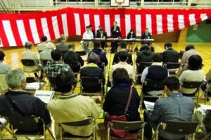 三条小・裏館小学校の統廃合に関する説明会