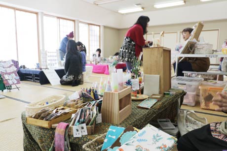 「HAMA FES」の開場に並んだ店