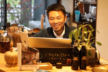 31日に3周年記念イベントを開く「ツバメコーヒー」の田中さん