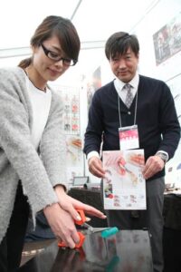 富田刃物のキッチンバサミ「オシバサミ」