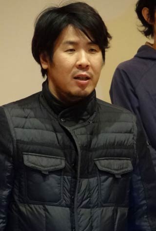 プレゼンテーションを行う秋山さん