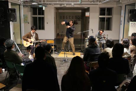 エントランスホールでのライブ