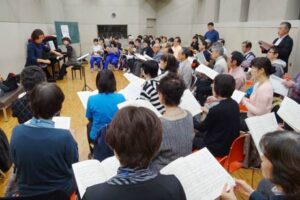 「第九を楽しく歌おう会組曲『蔵王』-大自然へ祈りを込めて-」に向けて練習する「第九を楽しく歌おう会」