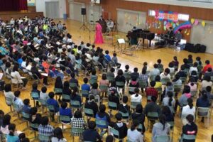 分水地区3小学校児童会の企画運営で開かれた「夢の音楽会」