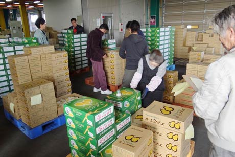 「ル レクチエ」の化粧箱が山積みに