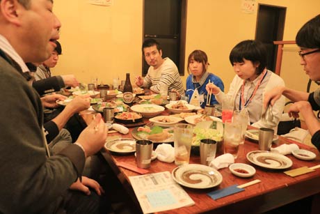 「ごちそうキャノンボール」で参加者が市内12の飲食店へ、山崎さんも参加