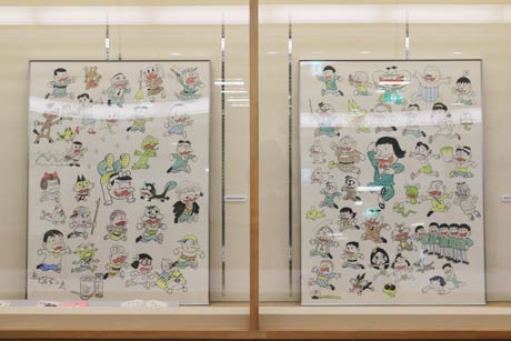 91年に赤塚さんが同資料館に寄贈した200×160センチのの特大直筆キャラクターパネル