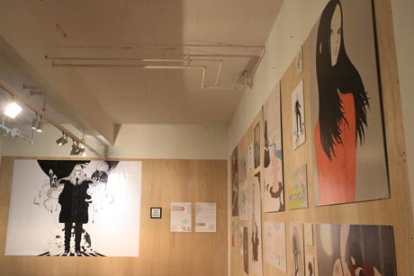 三条ものづくり学校で開かれている「チバコウタロウの絵の展示」