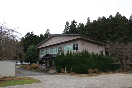 今度はこの弥彦商工会の付近にサルが姿をあらわした