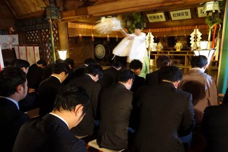青海神社で神事