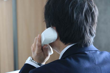 燕市は、振り込め詐欺や悪徳商法の被害の防止に役立つ通話録音装置モニターを設置する市民を募集している。