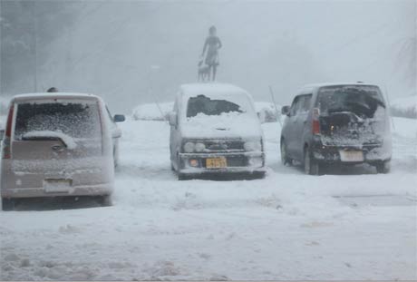 タウンミーティングが終わって外へ出ると猛吹雪