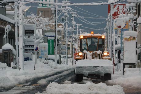 三条市興野の国道403号と289号の交差点