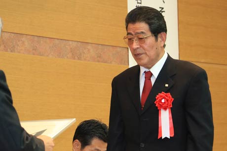 仏壇製作（木地部門）で県央マイスターに認定された長谷川さん