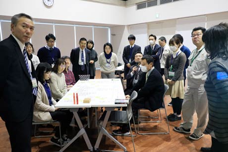 燕市が避難所運営職員を対象に開いたHUG講習会