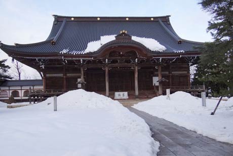 本成寺の境内