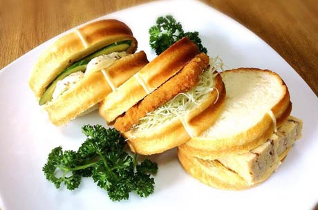 3つのサンドイッチを組み合わせた「まるごとサンド」