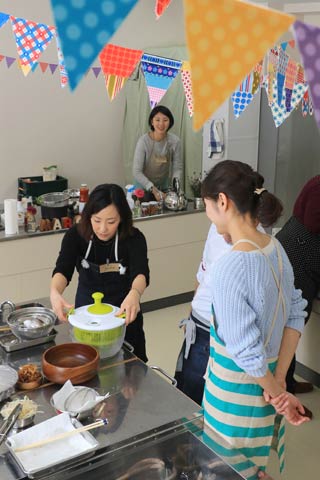 頭上をフラッグガードで飾る