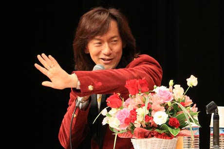 不妊治療啓発講演会「産み育てたい！ダイアモンド☆ユカイの未来のパパ・ママへのメッセージ」