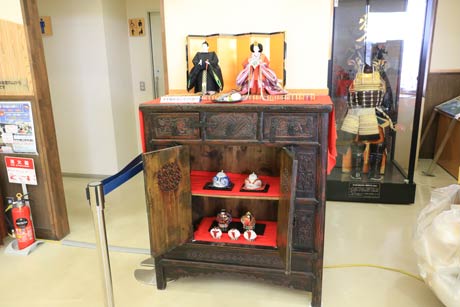  「岩室温泉ひなめぐり」で新潟市岩室観光施設「いわむろや」のひな人形の展示