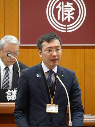 3月定例会初日に施政方針演説を行う国定三条市長