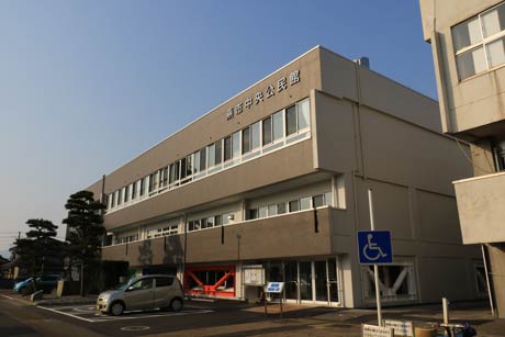 リニューアルオープンしたばかりの燕市中央公民館
