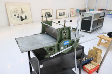 ワークショップ使う中学校から借りてきた銅版画のプレス機