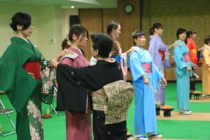 分水おいらん道中のおいらん役の1回目のけいこ