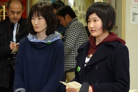 千葉広美さん(左)と長女の紗也夏さん