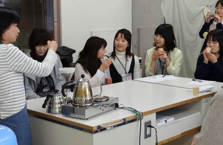 三条市の男女共同参画セミナー・男と女のライフスタイルセミナー「プチセミナー～ステキな笑顔の作り方～」