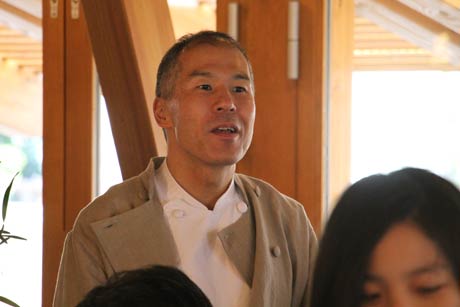 三条スパイス研究所所長でスパイスカフェのオーナーシェフ、伊藤一城さん