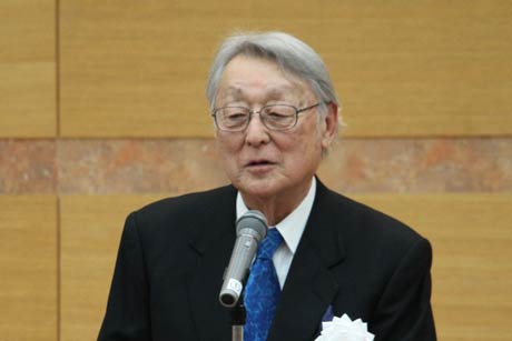 長岡造形大の豊口名誉教授