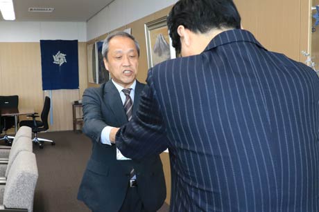 燕市で課長級以上の辞令交付式