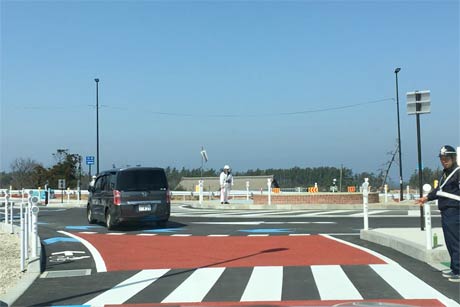 ラウンドアバウトになった角田浜交差点