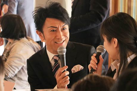  初めて「ステージえんがわ」を会場に行われた「つばめさんじょう系さとちん電波」の公開生放送に出演したさとちんさん