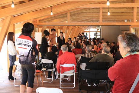 ピーク時で100人近くが来場