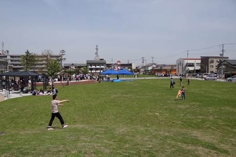 広々とした一ノ木戸ポプラ公園