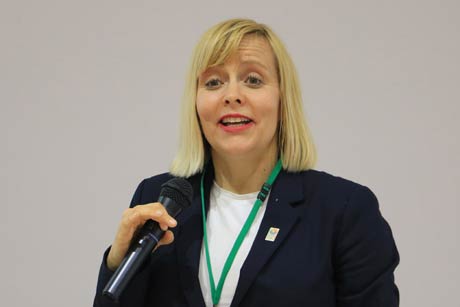 セーラ・マリ・カミングスさん