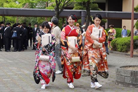 猛暑のなかで盆の成人式のようだった加茂市成人式