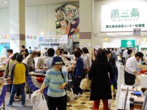 5日まで燕三条地場産業振興センターで開かれている「燕三条じばさんゴールデンウイークフェア2016」