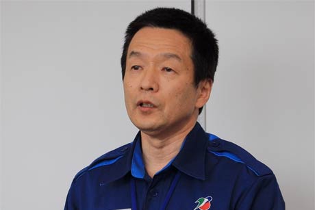 報道関係者の質問に答える十河さん
